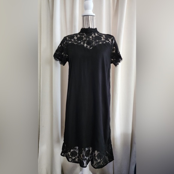 New black lace mock neck shift dress - Picture 1 of 5